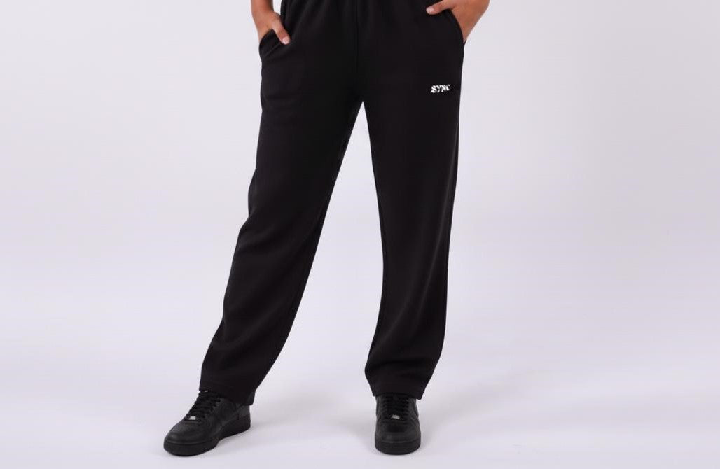 BLACK SWEATPANTS